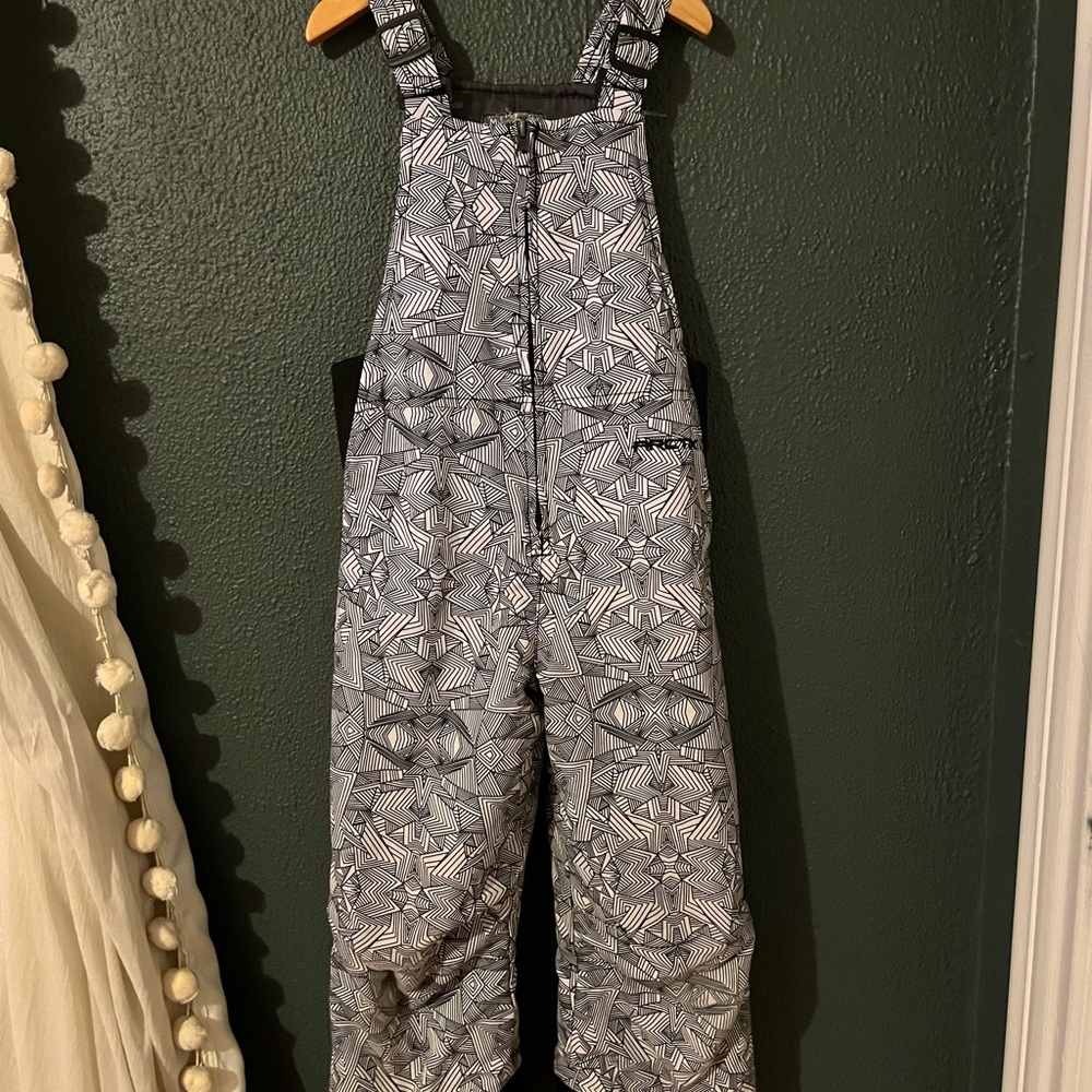 Arctix kid’s snowpants.